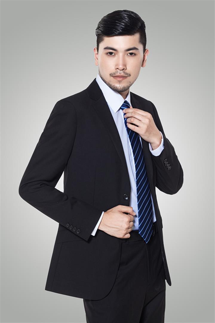 王崇以 视觉与舞美负责人